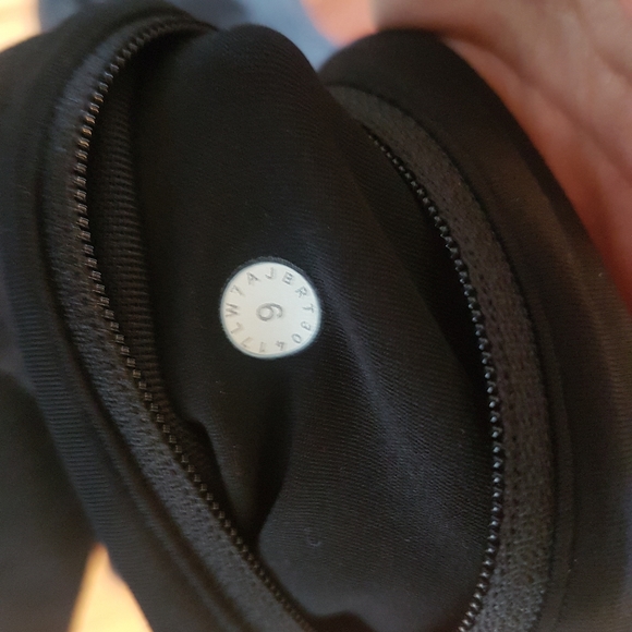 Lululemon speed up shorts - Picture 5 of 5